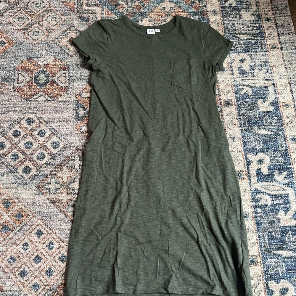 GAP Olive Green T-Shirt